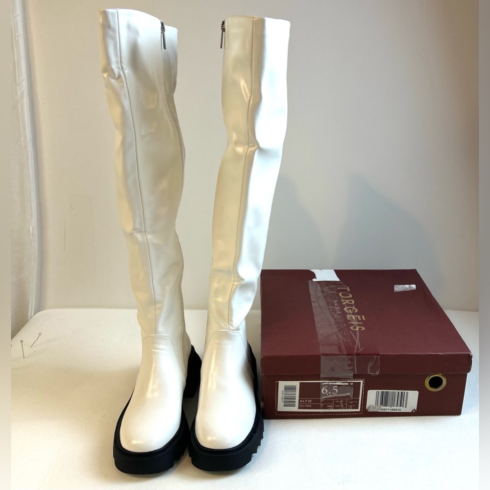 New Torgeis Alfie Women's White Lug Sole Knee-High Boots / Size 6 1/2